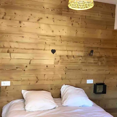 Appartement Au Pied Des Pistes, Vue Montagne, 10 Pers Génos